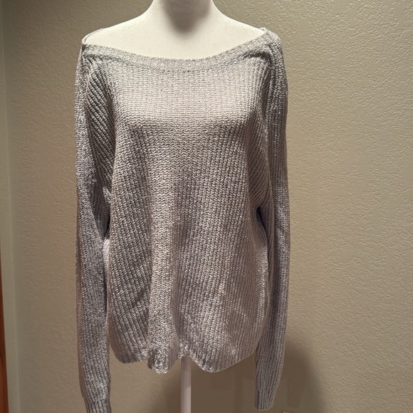 Small off the shoulder slouchy sweater - Picture 2 of 4